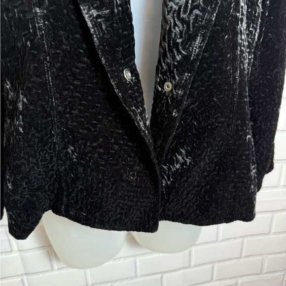 Chico's Black Velvet Blazer with Notched Lapel/size 1 - Picture 2 of 10